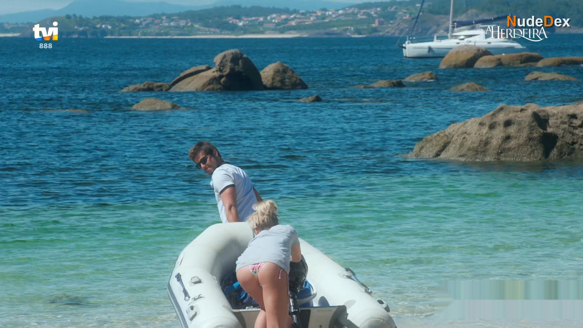 Kelly Bailey in A Herdeira, photo 1
