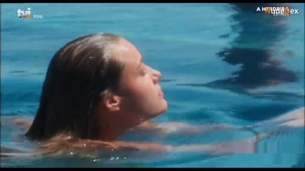 Kelly Bailey in A Herdeira, photo 7