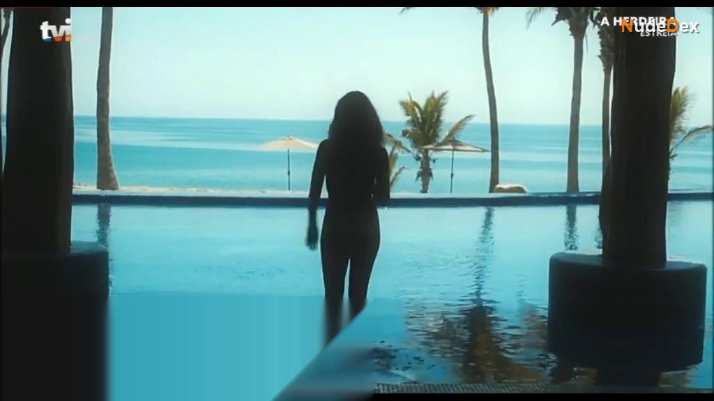 Kelly Bailey in A Herdeira, photo 8
