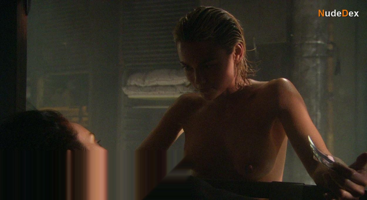 Kelly Carlson in Starship Troopers 2, photo 4