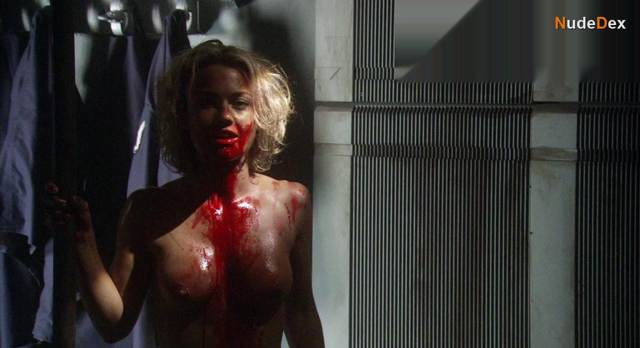 Kelly Carlson in Starship Troopers 2, photo 8