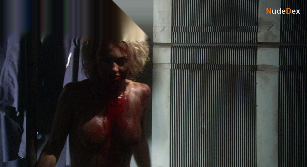 Kelly Carlson in Starship Troopers 2, photo 9