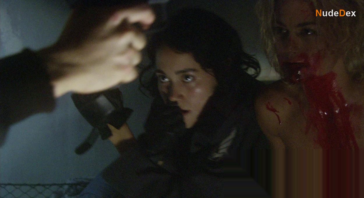 Kelly Carlson in Starship Troopers 2, photo 10