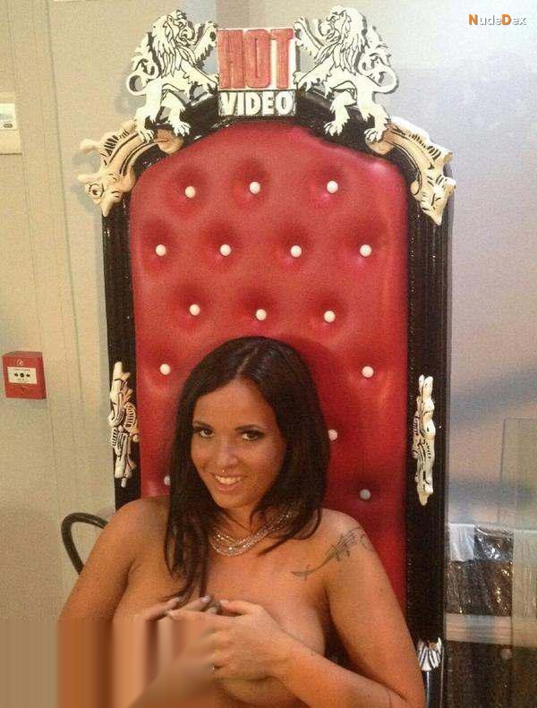 Kelly Helard in Kelly Helard Hot Video, photo 7