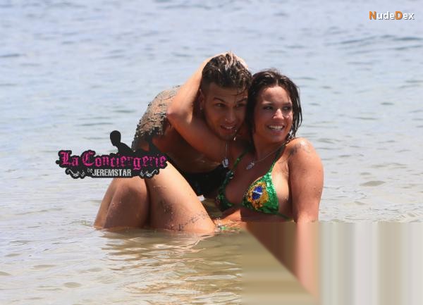 Kelly Helard in Les Anges De La Tele Realite, photo 1