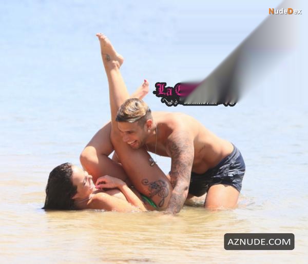 Kelly Helard in Les Anges De La Tele Realite, photo 6