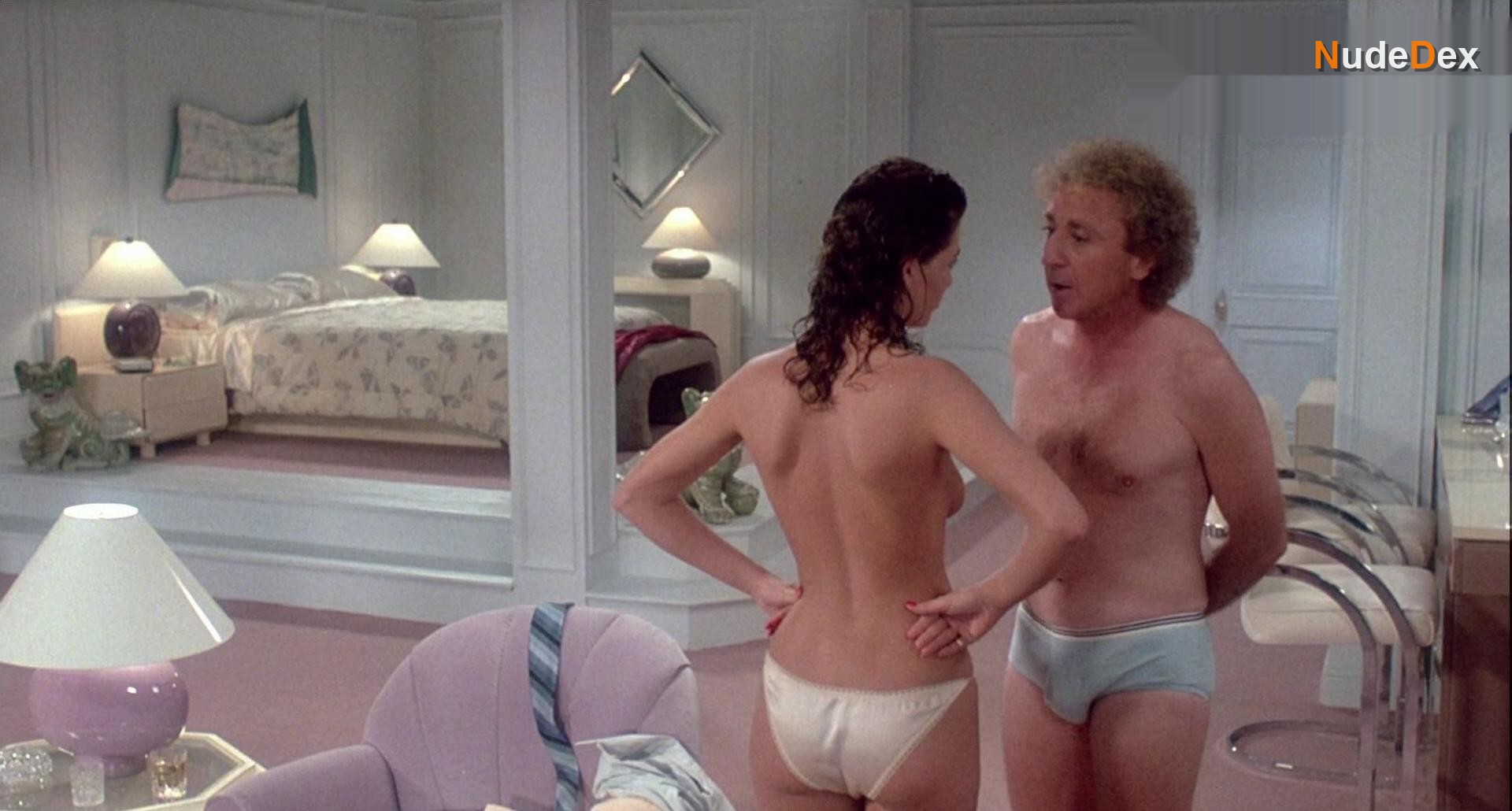 Kelly Lebrock in The Woman In Red, photo 4