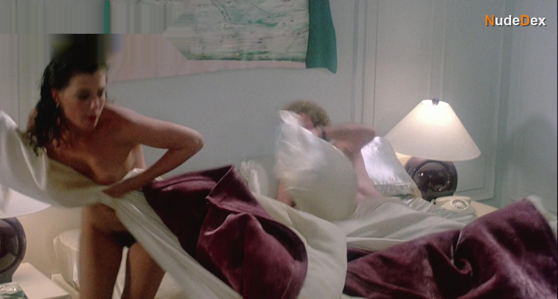 Kelly Lebrock in The Woman In Red, photo 10