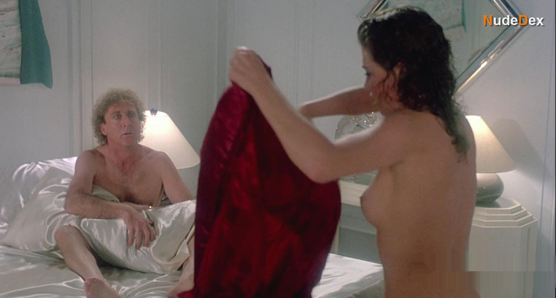Kelly Lebrock in The Woman In Red, photo 12