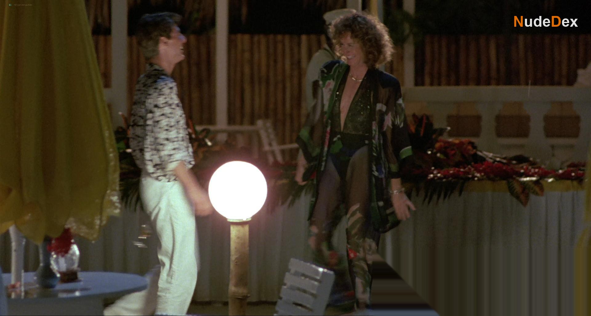 Kelly Lynch in Cocktail, photo 2