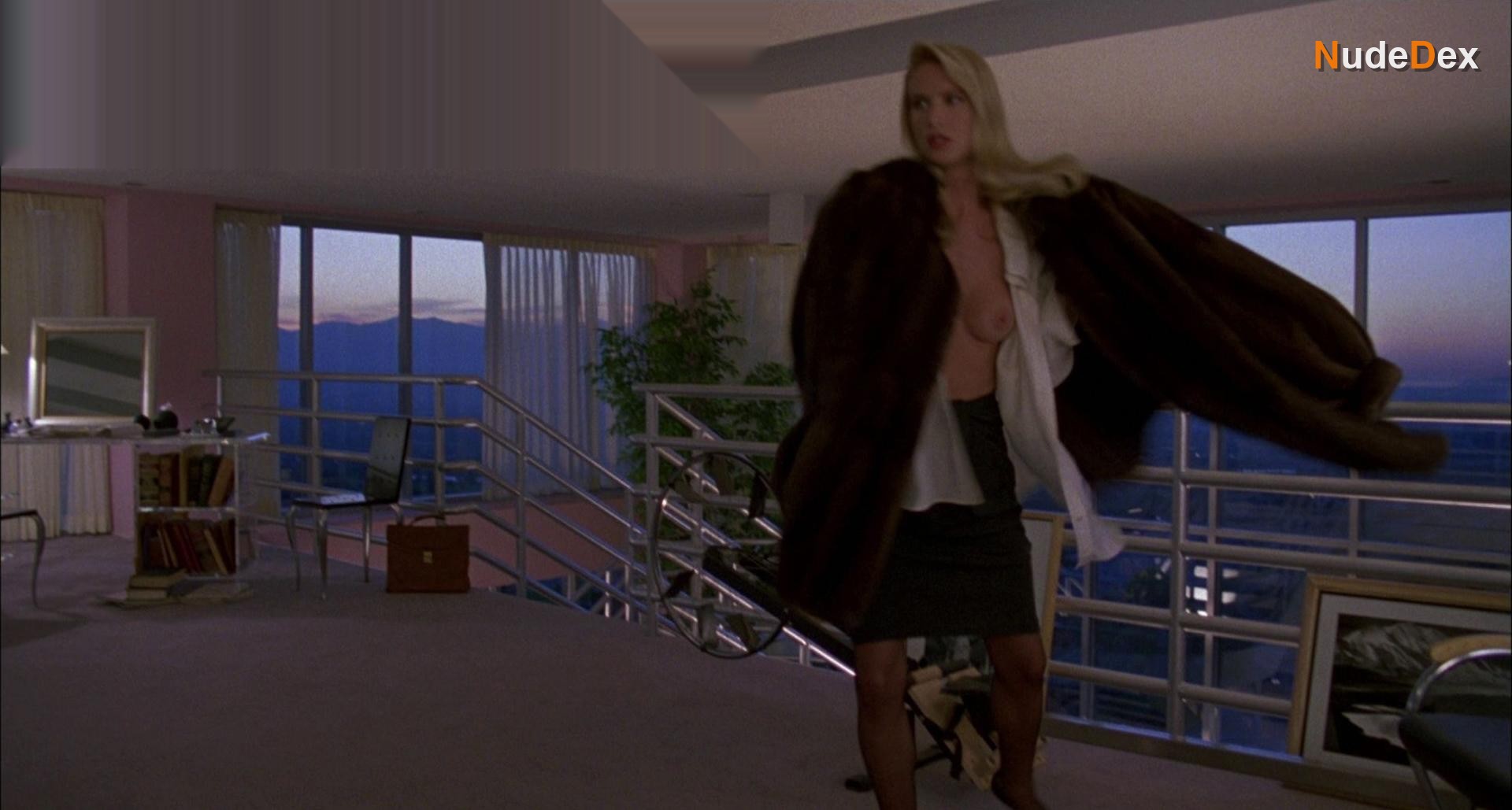 Kelly Lynch in Desperate Hours, photo 3