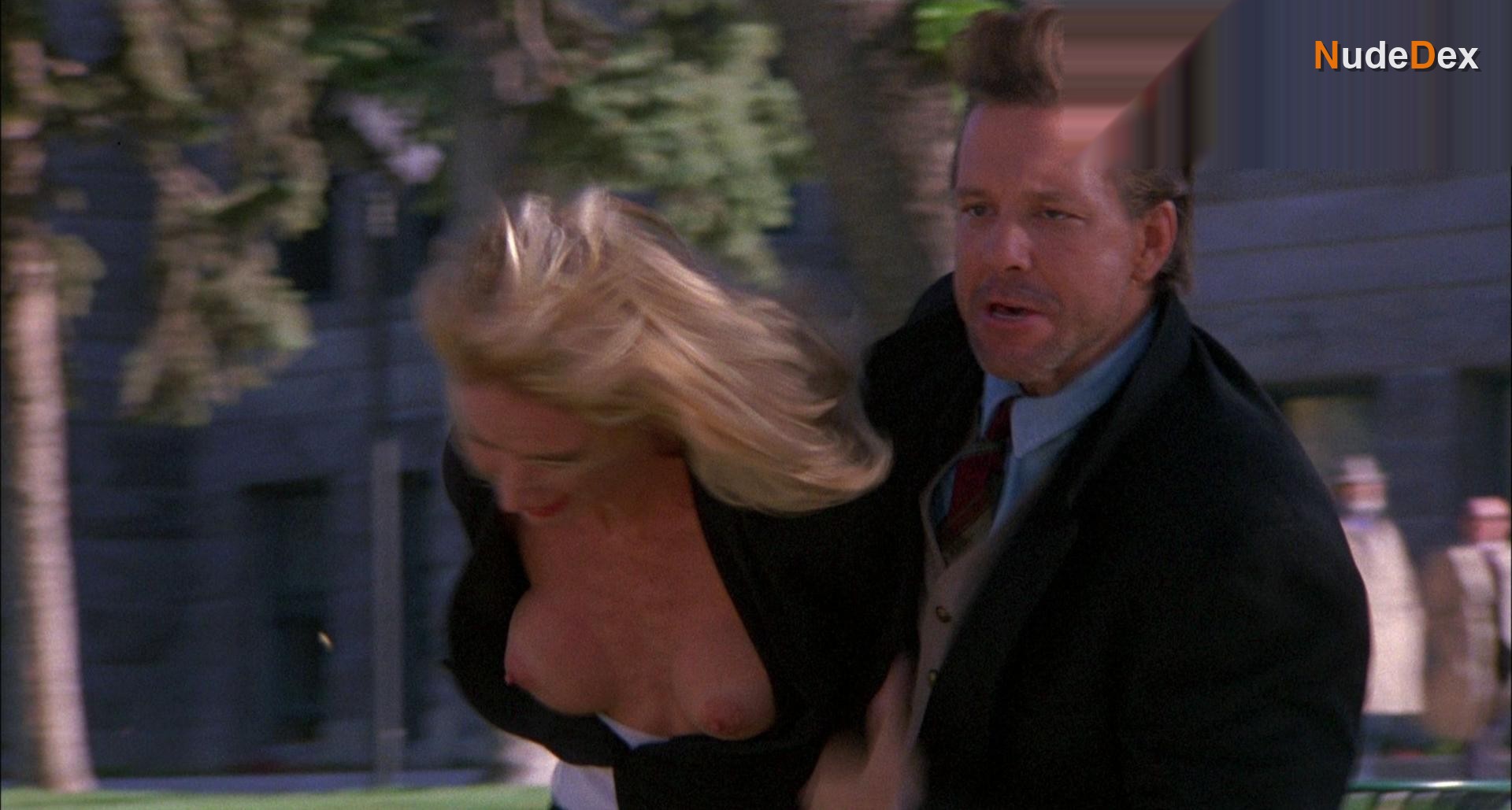 Kelly Lynch in Desperate Hours, photo 5