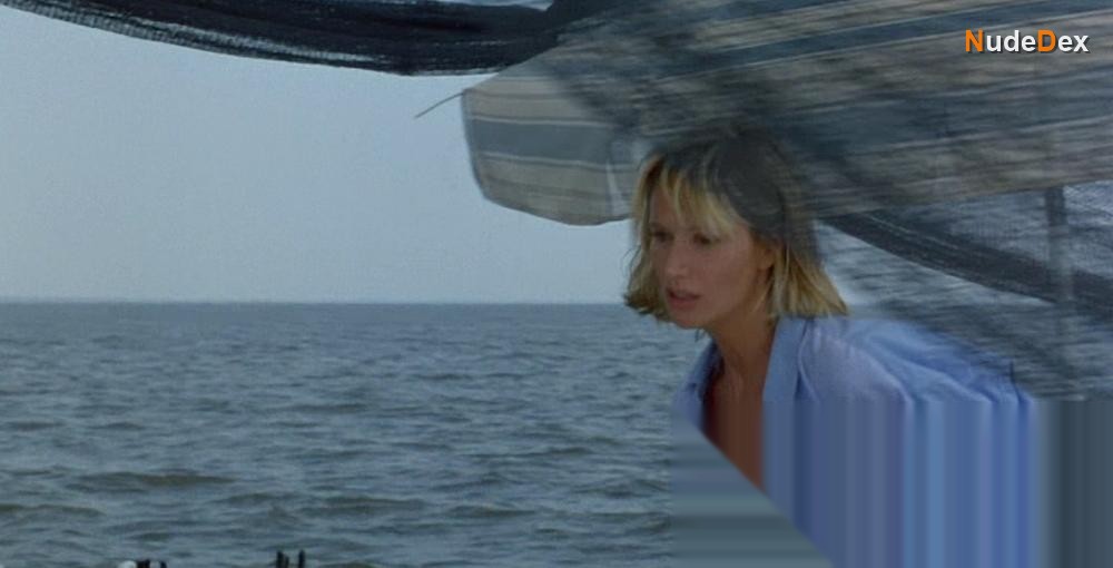 Kelly Lynch in Heaven's Prisoners, photo 5