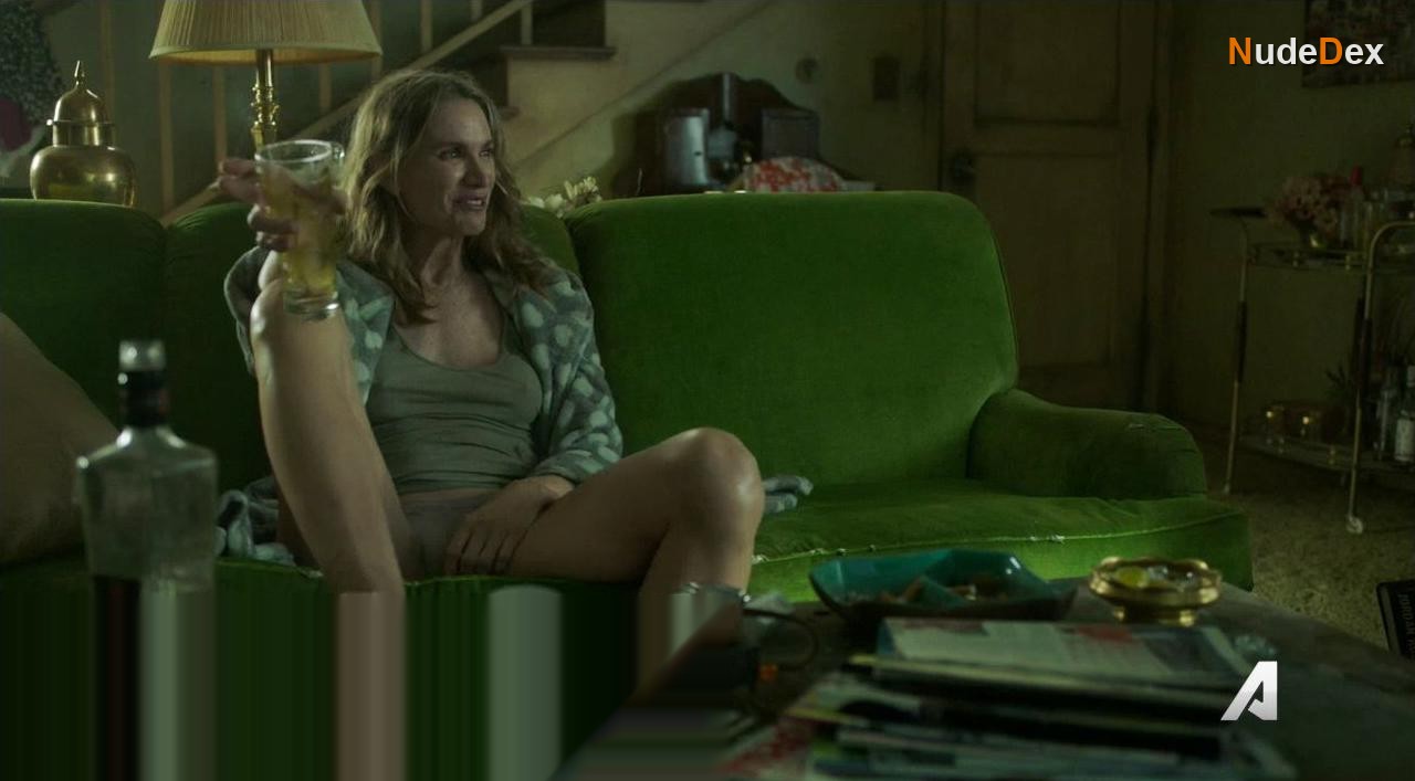 Kelly Lynch in Mr. Mercedes, photo 3