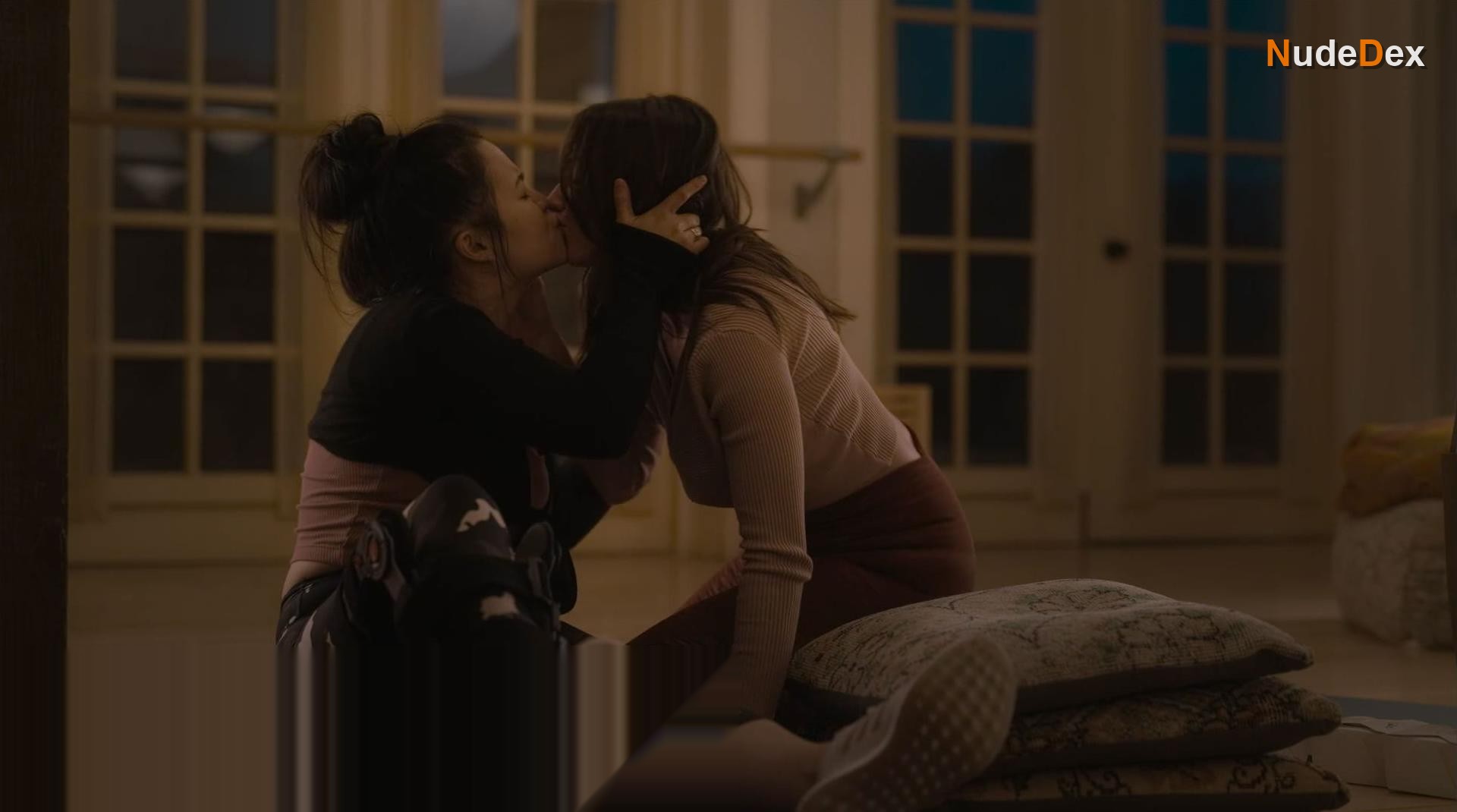 Kelly Marie Tran in Sorry For Your Loss, photo 4