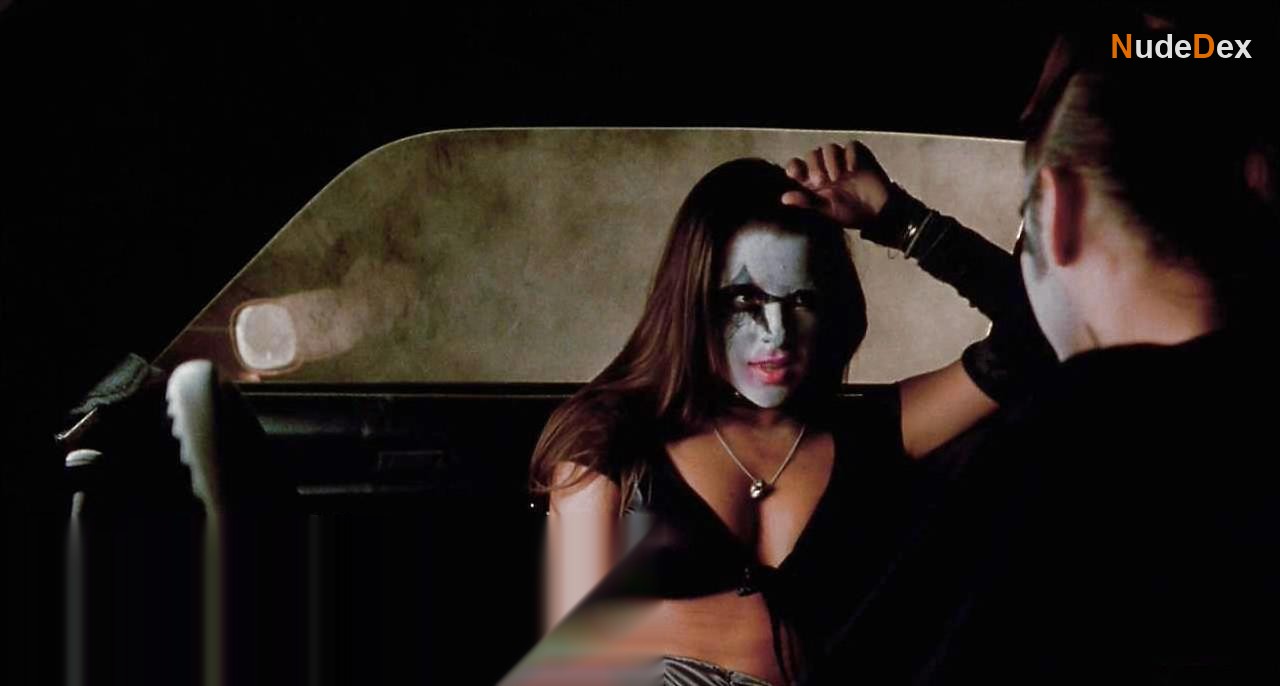 Kelly Monaco in Idle Hands, photo 4