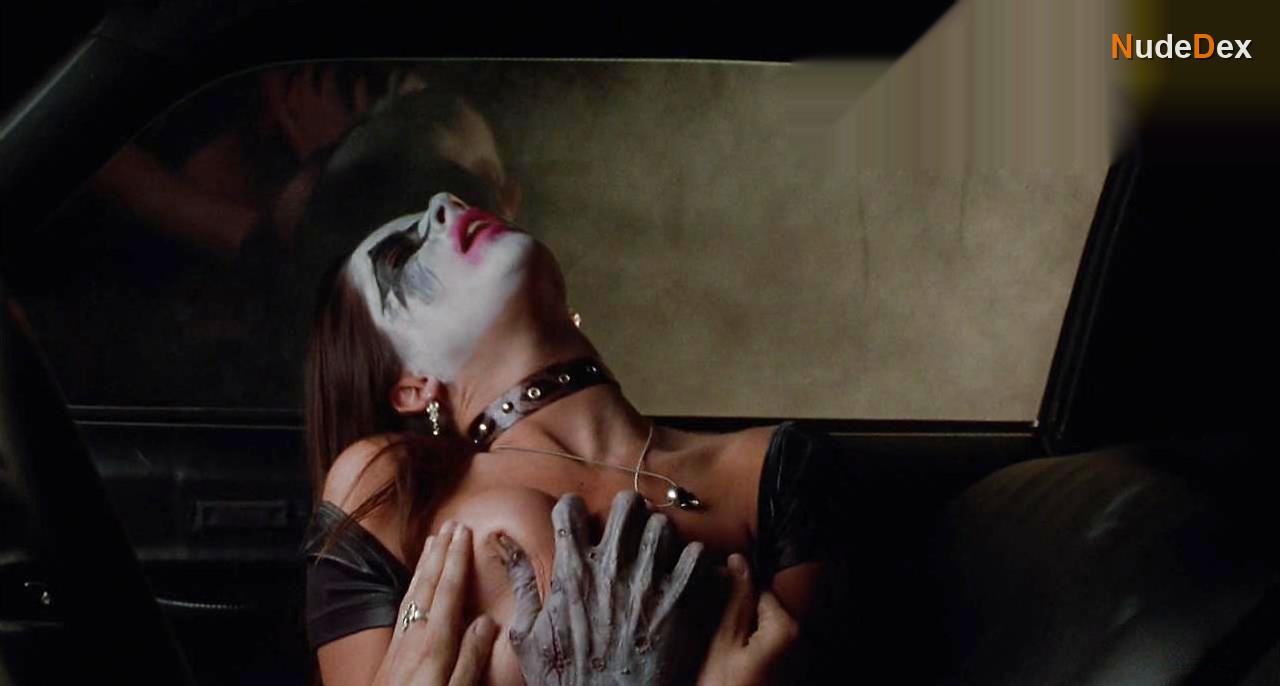 Kelly Monaco in Idle Hands, photo 10