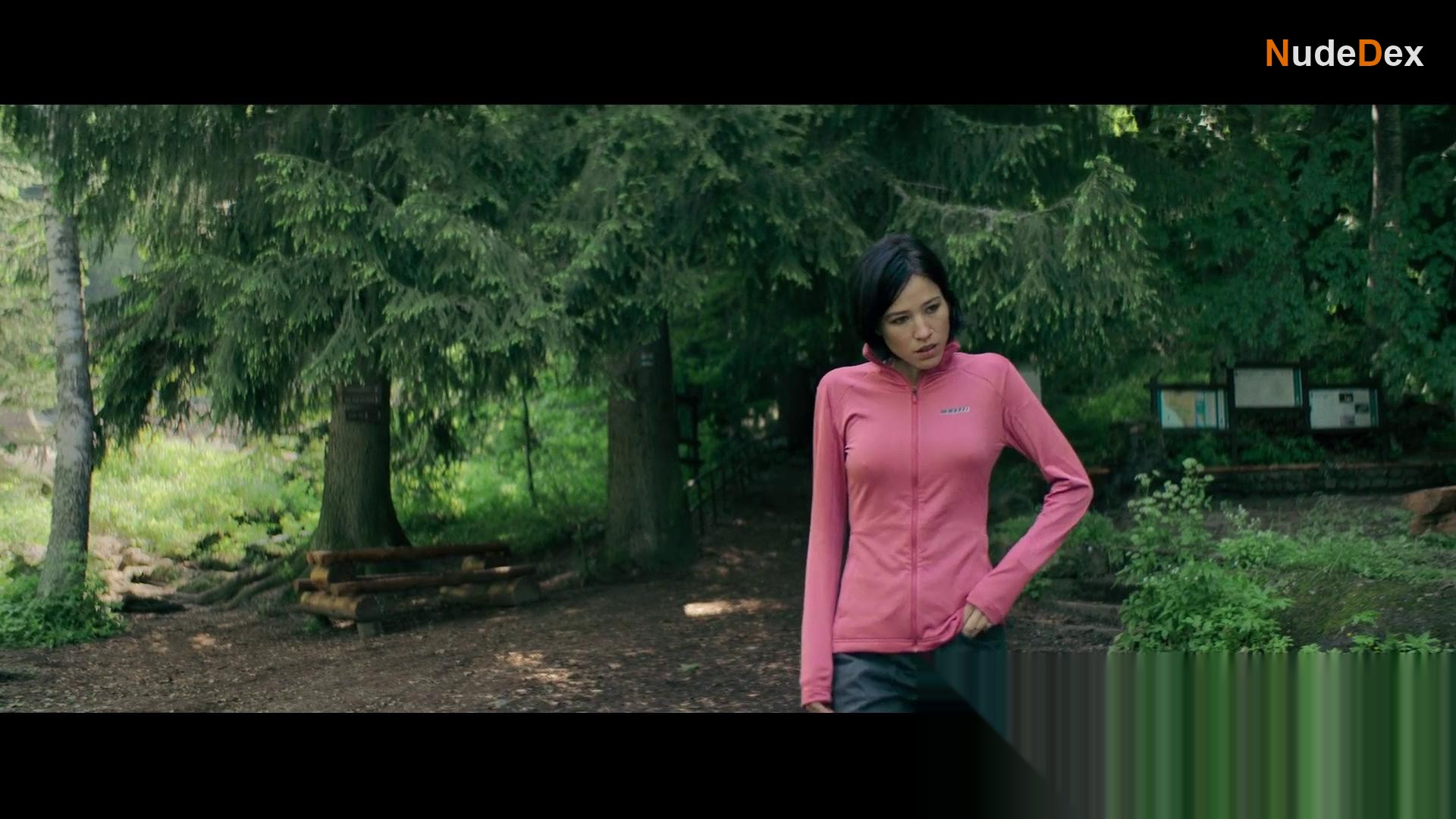 Kelsey Asbille in Don't Move, photo 1
