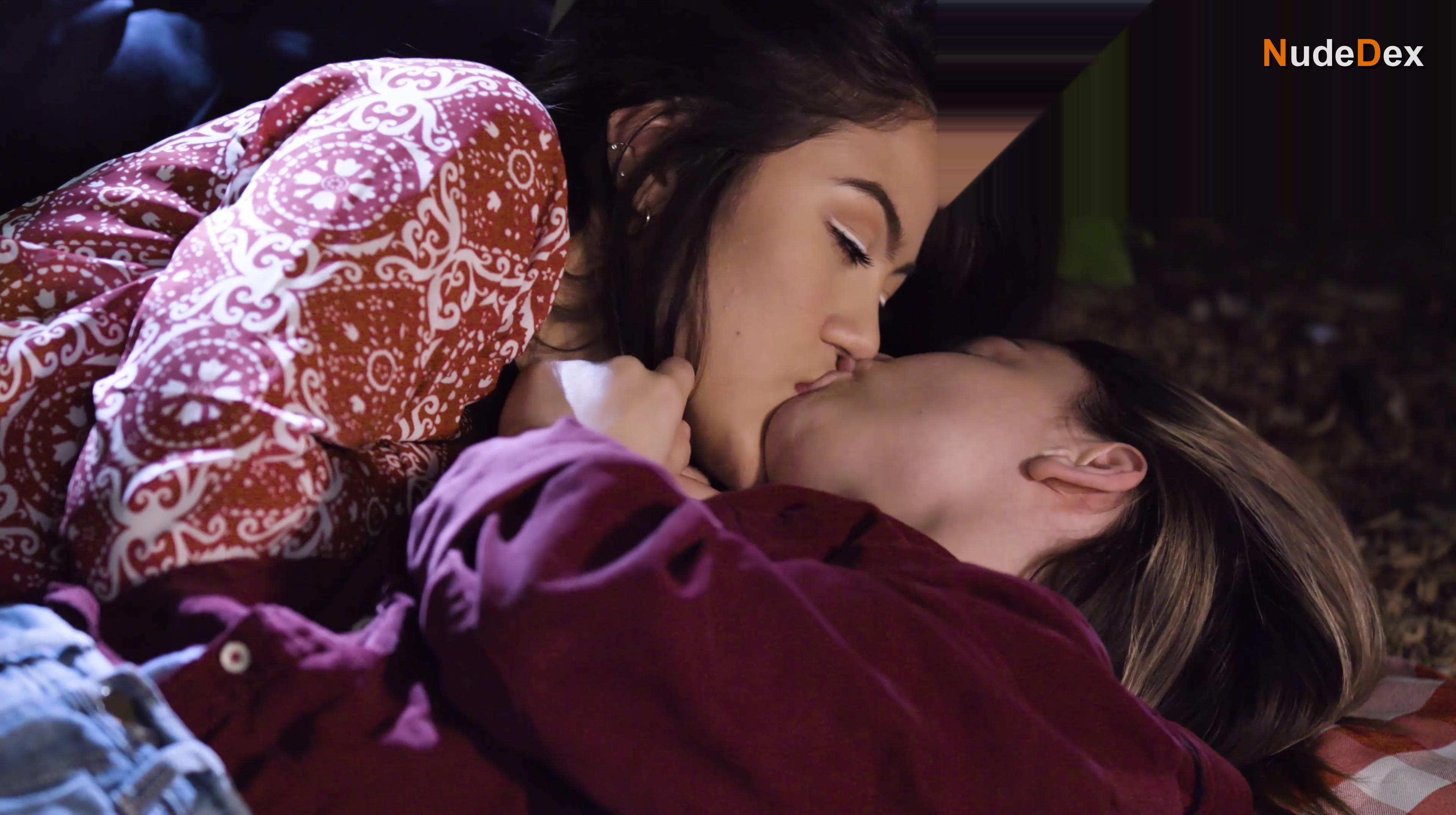 Teenage Lesbian in Teenage Lesbian, photo 3