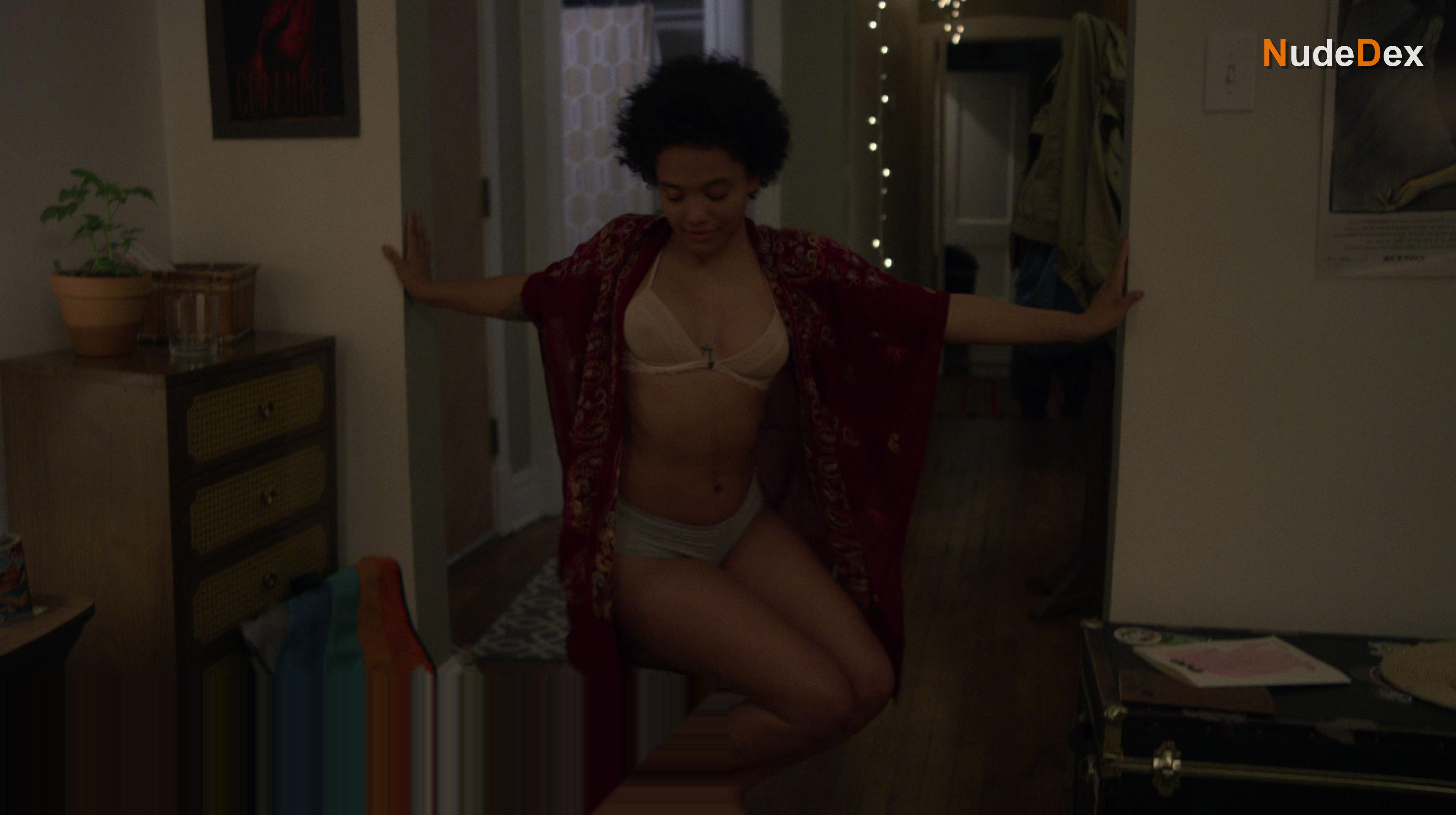 Kiersey Clemons in Easy, photo 11