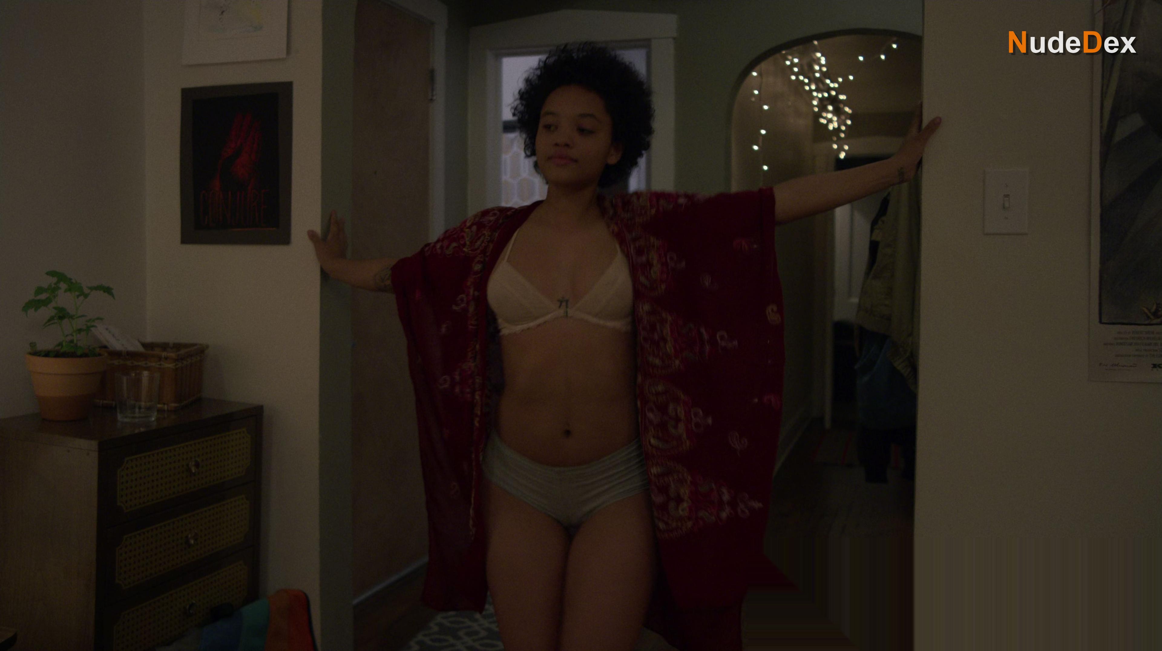 Kiersey Clemons in Easy, photo 12