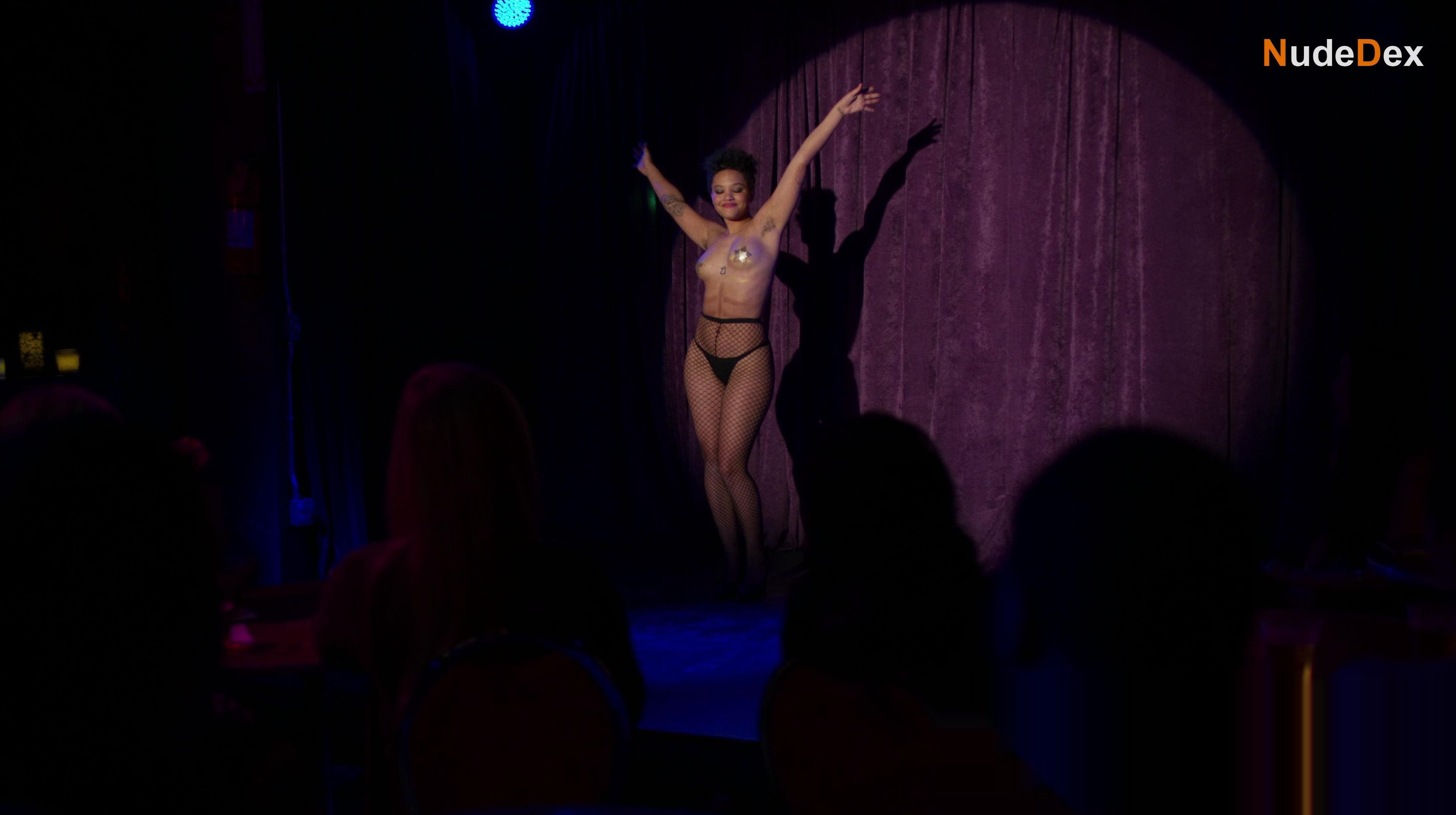 Kiersey Clemons in Easy, photo 14