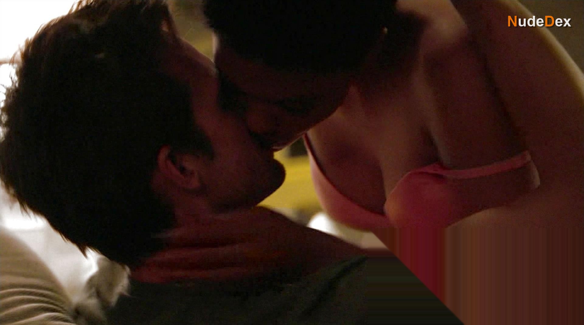 Kiersey Clemons in Extant, photo 2