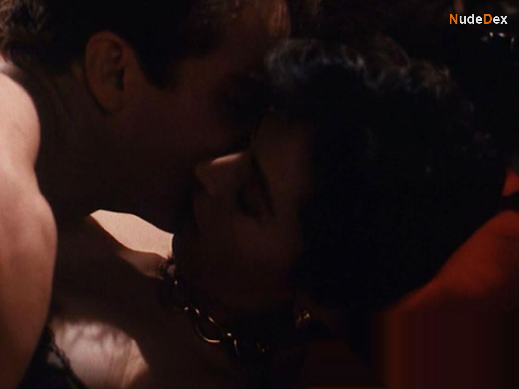 Kim Delaney in Tales From The Crypt, photo 4