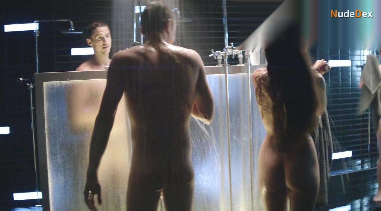 Kim Engelbrecht in Dominion, photo 2