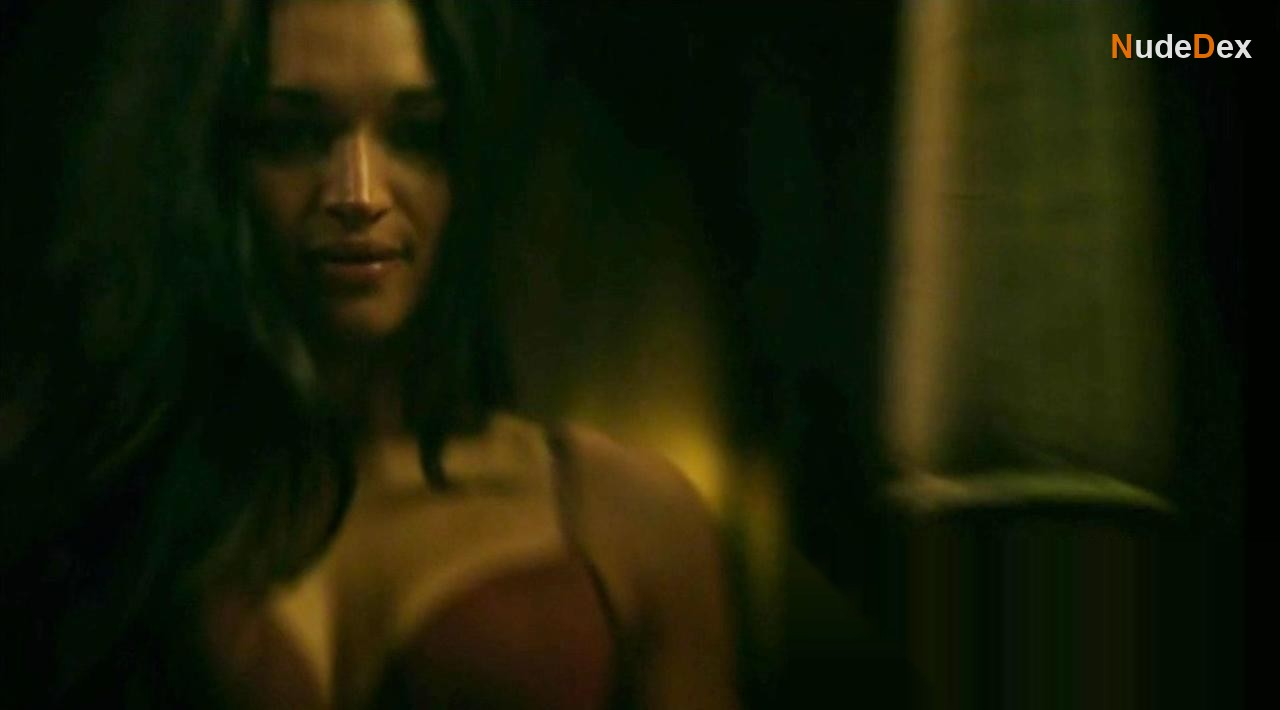 Kim Engelbrecht in Dominion, photo 14