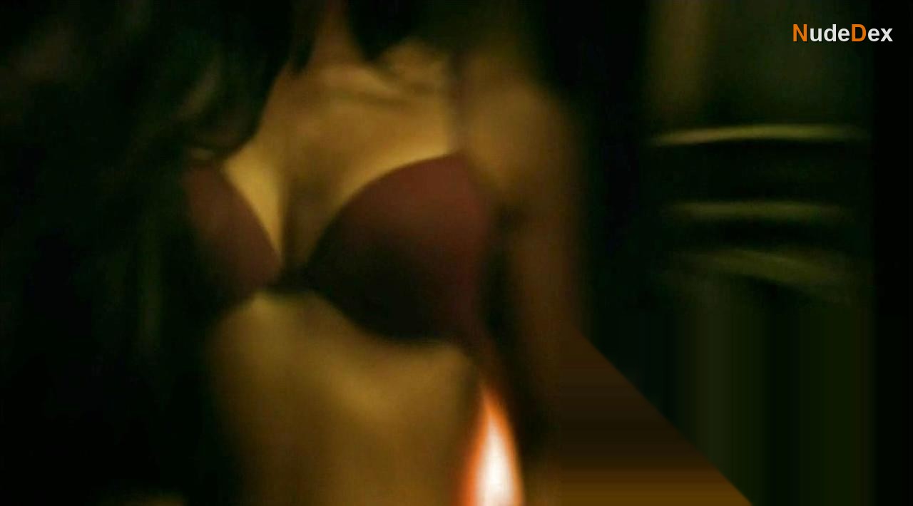 Kim Engelbrecht in Dominion, photo 15