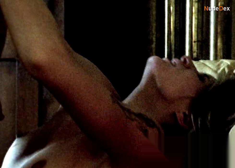 Kim Feeney in The Hunger, photo 18