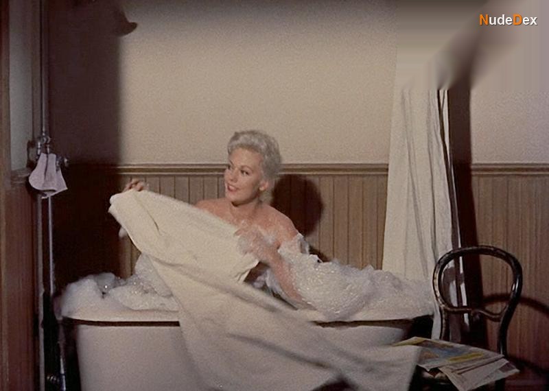 Kim Novak in Pal Joey, photo 3