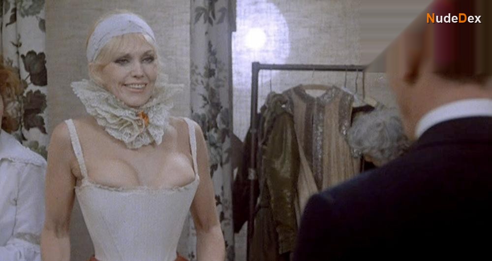 Kim Novak in The Mirror Crack D, photo 1