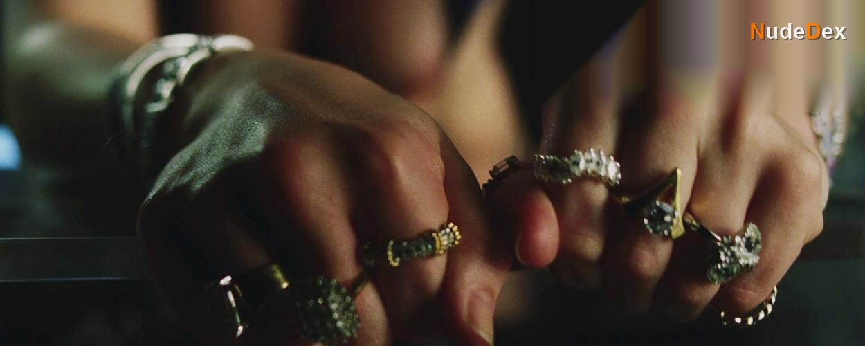 Kim Poirier in Dawn Of The Dead, photo 1