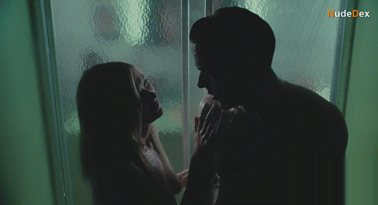 Kirsten Dunst in All Good Things, photo 12
