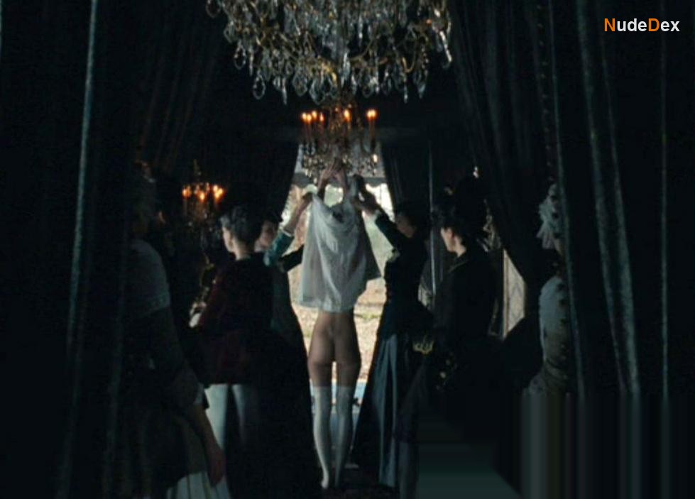Kirsten Dunst in Marie Antoinette, photo 1