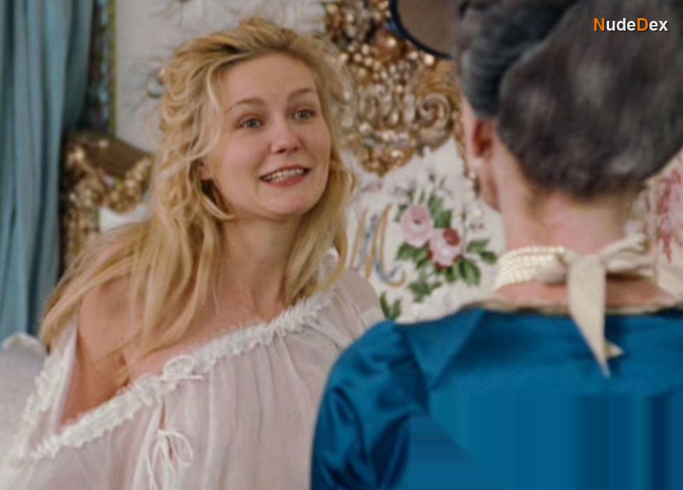 Marie Antoinette in Marie Antoinette, photo 4