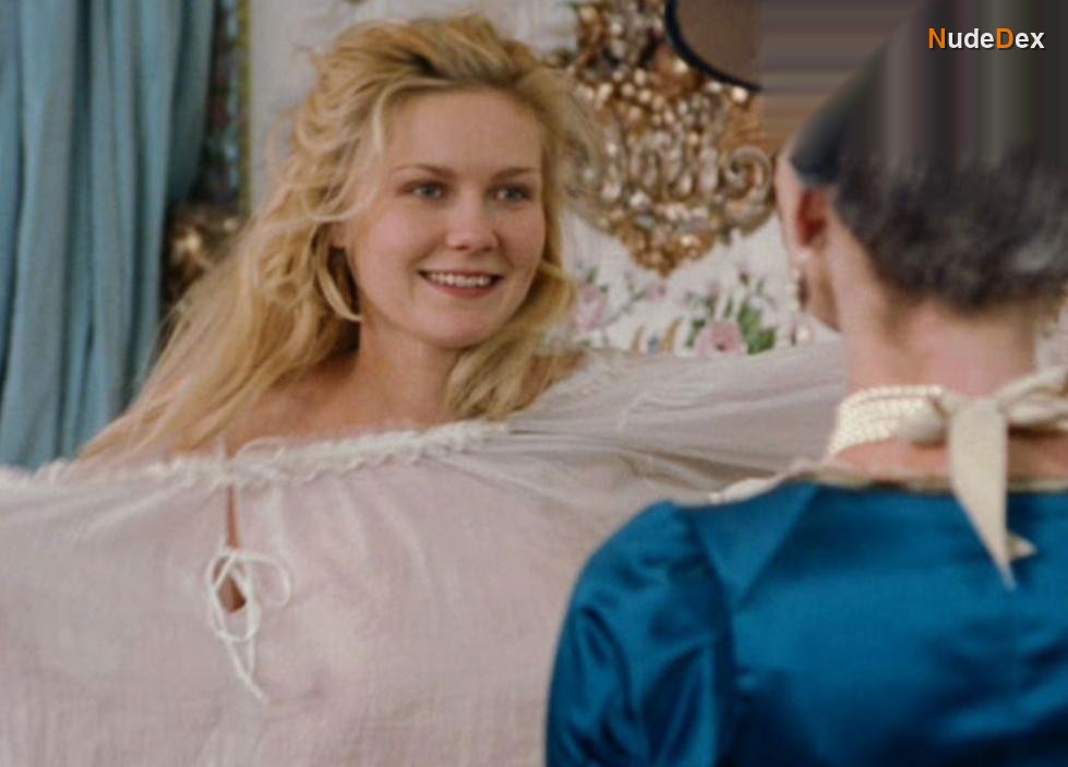 Marie Antoinette in Marie Antoinette, photo 7