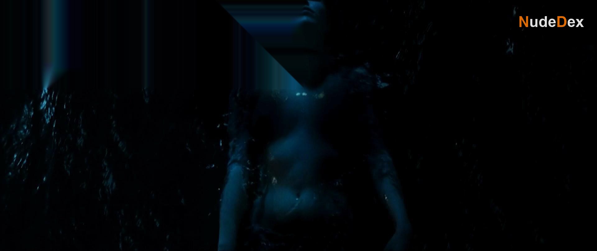 Kirsty Averton in The Holly Kane Experiment, photo 4