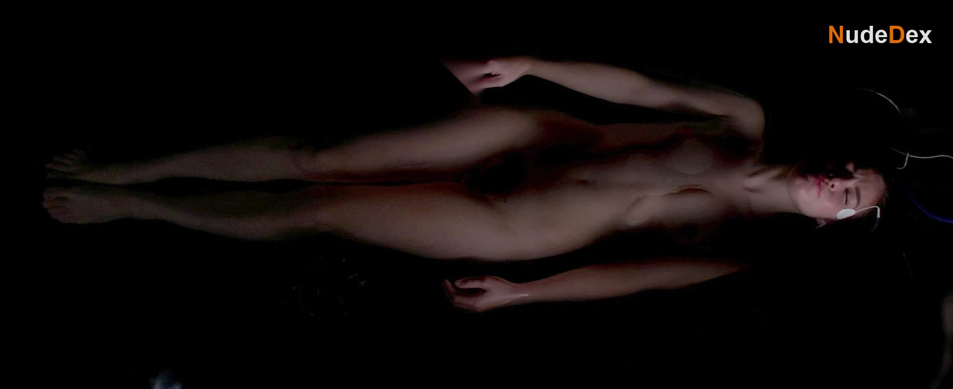 Kirsty Averton in The Holly Kane Experiment, photo 15