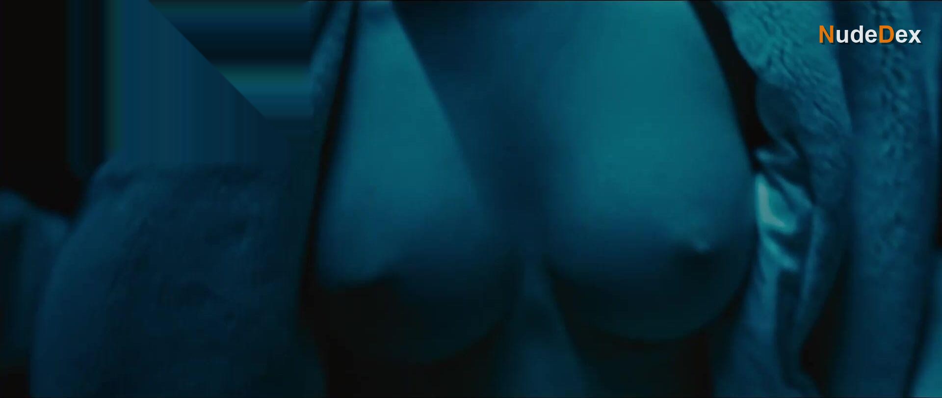 Klara Kokanovic in Three, photo 20