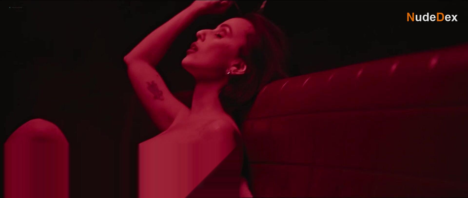 Klara Kokanovic in Three, photo 22