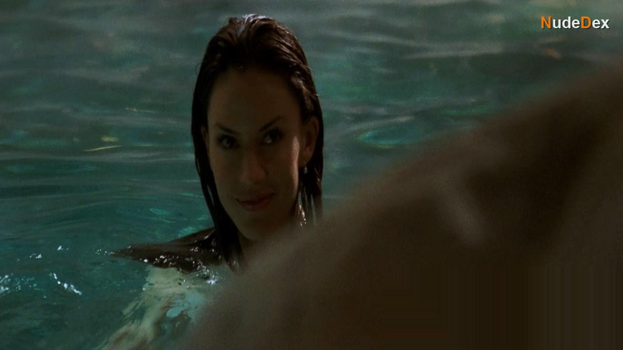 Krista Allen in Confessions Of A Dangerous Mind, photo 2