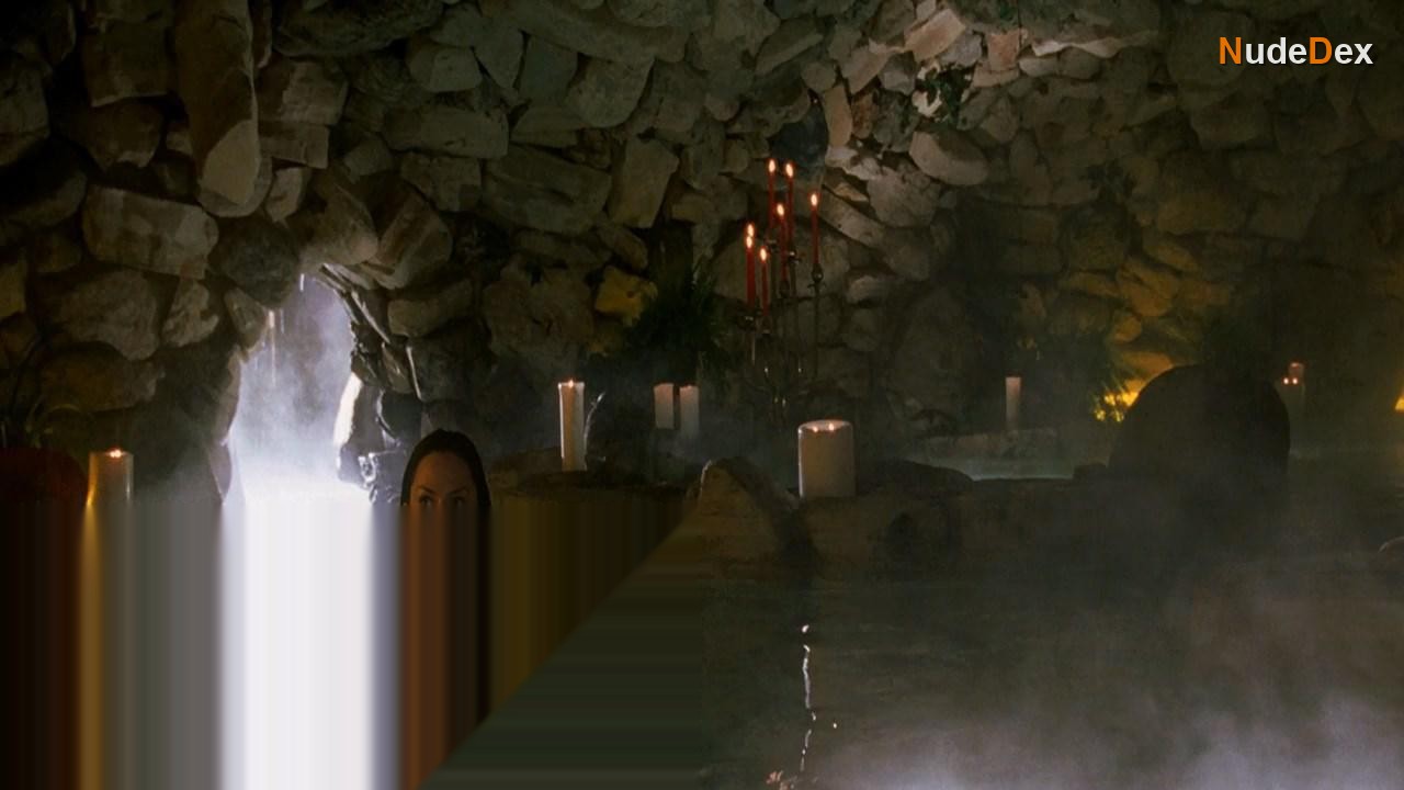 Krista Allen in Confessions Of A Dangerous Mind, photo 3