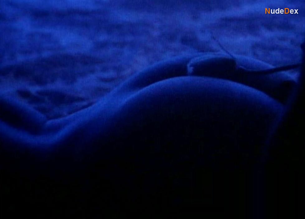 Krista Allen in Emmanuelle In Space A Lesson In Love, photo 6