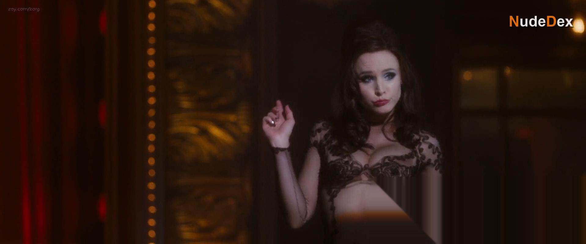 Kristen Bell in Burlesque, photo 2