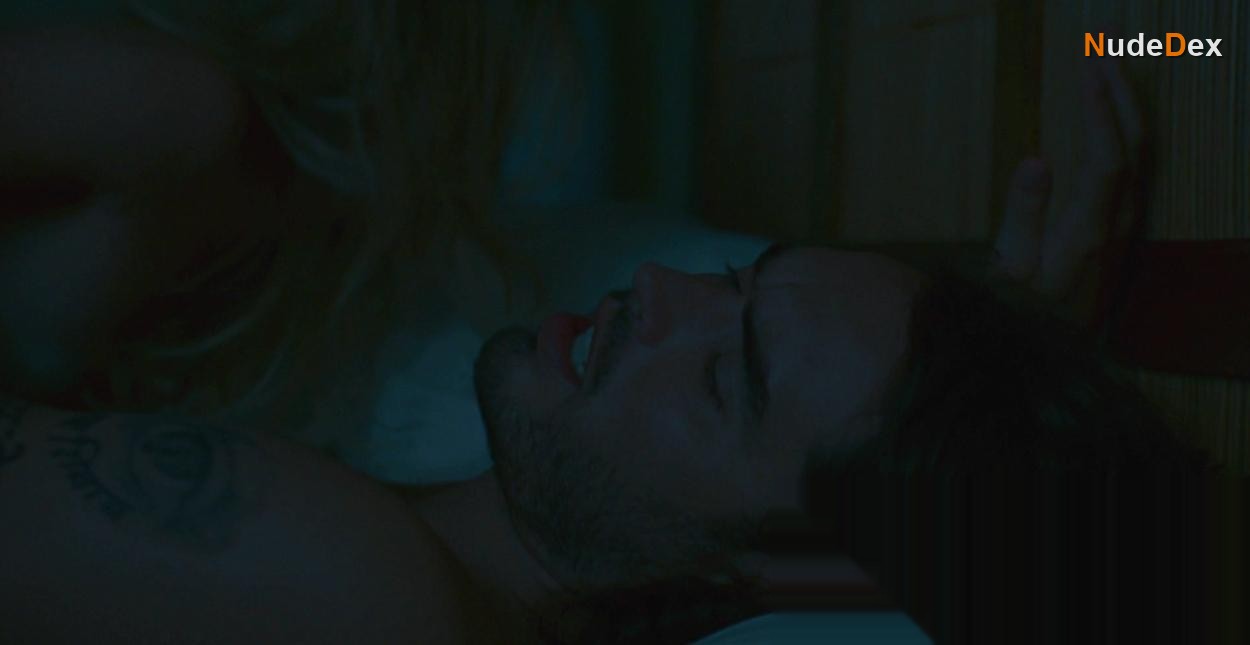 Kristen Bell in Forgetting Sarah Marshall, photo 8