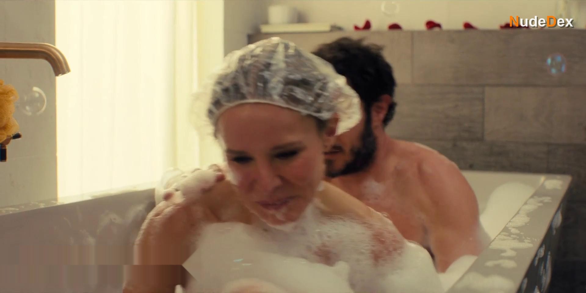 Kristen Bell in Nobody Wants This, photo 1