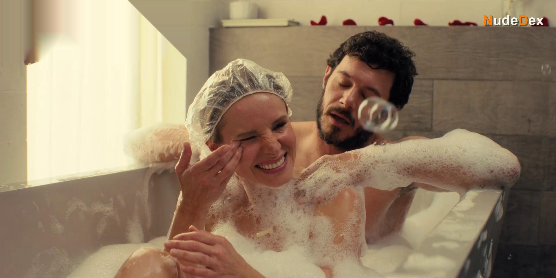 Kristen Bell in Nobody Wants This, photo 12